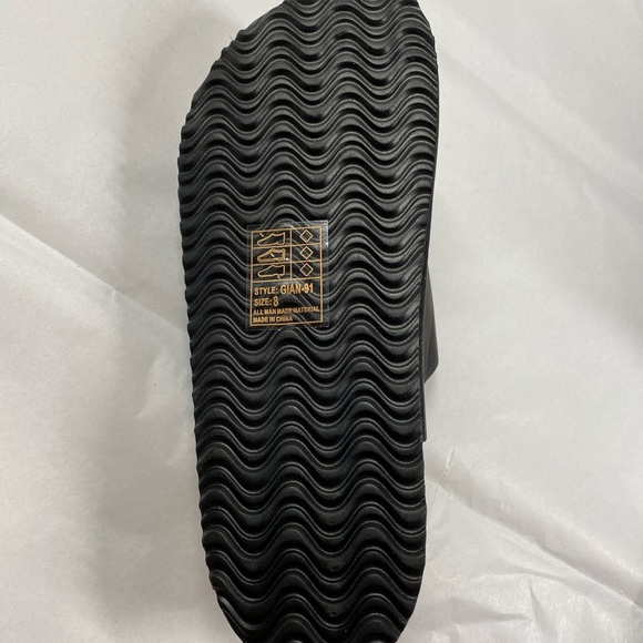 ✨ONE DAY SALE✨DOUBLE BUCKLE BLACK SANDALS - Picture 3 of 3